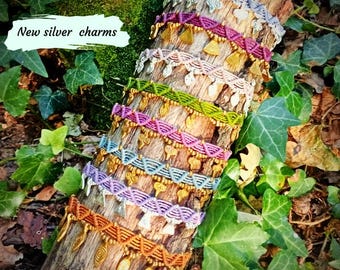 Tobillera Boho de Macramé con Charms Dorados o Plateados – Joyería Ajustable para Tobillo