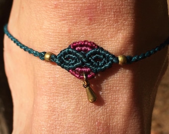 Tobillera Boho de Macramé con Charm Dorado – Joyería Minimalista Ajustable de Verano