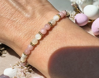 Damarmband av pärlemor och rosa opalpärlor
