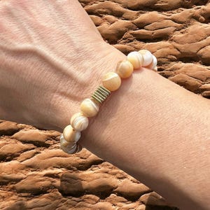 Men's beige mother-of-pearl bracelet