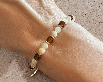 Damenarmband aus Perlmuttperlen