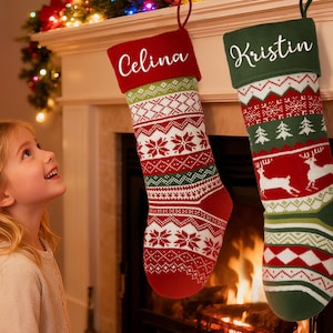 Medias navideñas tejidas personalizadas: decoración navideña familiar bordada