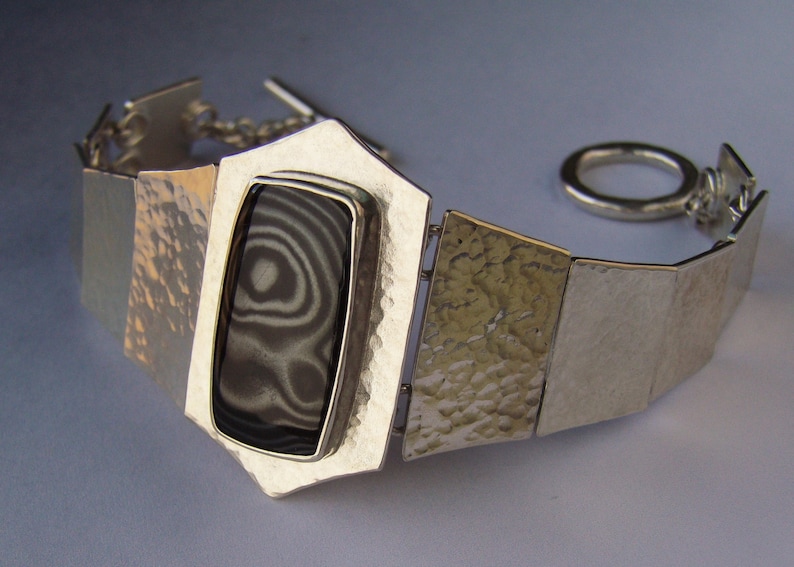 Argentium Silver link Bracelet with Psilomolene Cabochon image 1