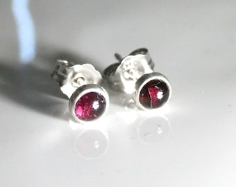 Garnet cabochon stud earrings