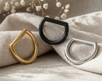ASTM F136 Titanium Basic D Shape Clicker Hoop Ring