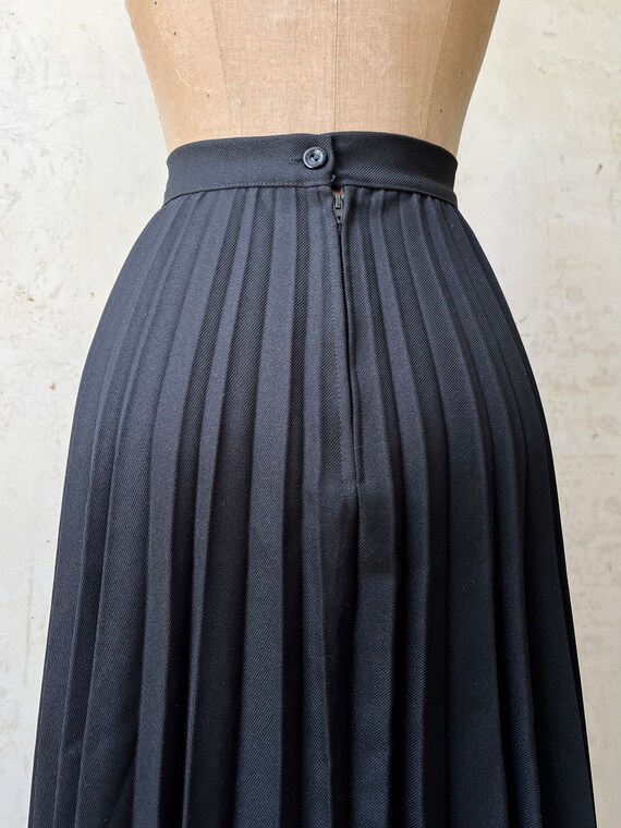 Vintage 70’s Black Pleated Midi Skirt sz 24” wais… - image 5