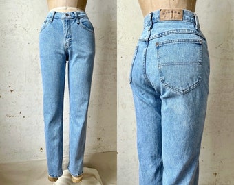 Vintage 90’s Lee Riders Denim Taper Leg Mom Jeans sz 29” Waist 28” Inseam Md