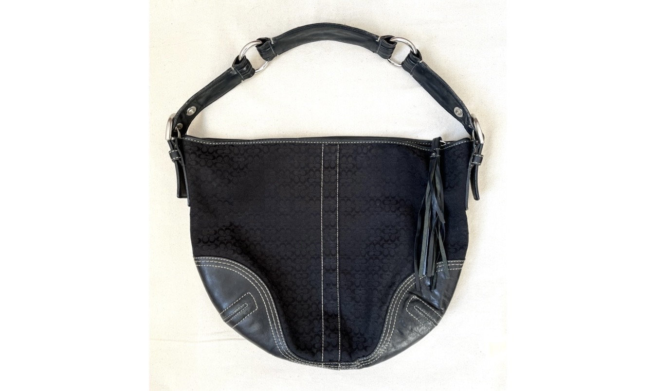 ☆ ☆ Women's Monogram Medium Shoulder Bag 4K3114 Pleat Monogram Logo Shoulder Bag | Calvin Klein