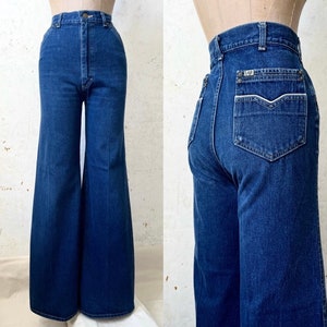 Vintage 70’s Lee Dark Denim Bell Bottom Embroidered Pocket Jeans sz 32” Waist 34 1/2” Inseam Sm Md