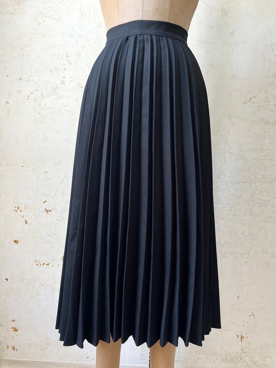 Vintage 70’s Black Pleated Midi Skirt sz 24” wais… - image 2