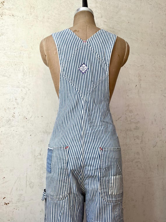 Vintage 50s Red & Black Striped PENNEY'S TOWNCRAFT Sanforized Long Sleeve Sleep Shirt - Size B (38-40)