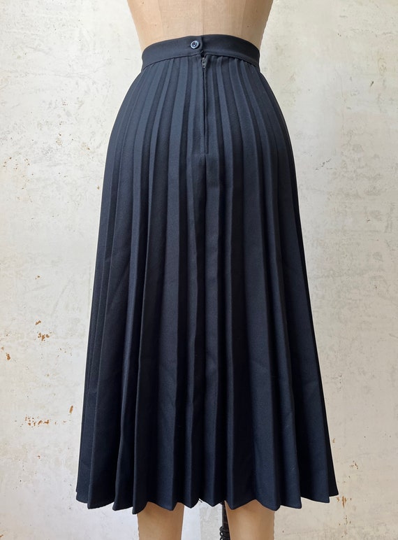 Vintage 70’s Black Pleated Midi Skirt sz 24” wais… - image 4
