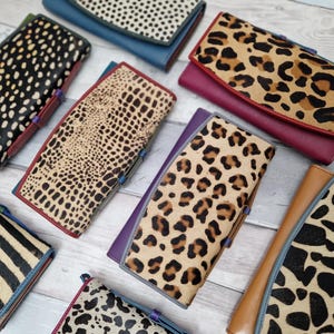 Kanti - Animal Print Recycling Leder Geldbeutel / Clutch / Geldbörse. Darker Earth Kollektion. Einzigartige Designs. Tolles Geschenk, Geburtstag, Jubiläum.