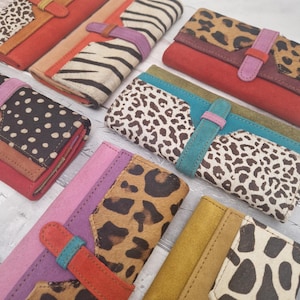 Nidhi - Monedero/Cartera de Cuero Reciclado con Estampado Animal. Amplio espacio interior. Diseños únicos. Ideal para regalar, cumpleaños y aniversarios.