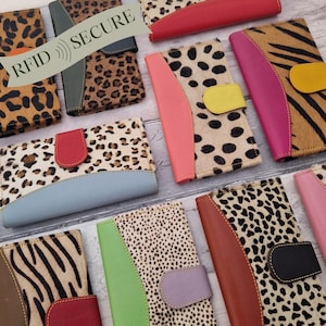 Portefeuille en cuir recyclé à imprimé animal : porte-cartes artisanal fait main