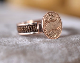 Victoriaanse Hairwork Rouwring | 1800s 14K Gold Hair ring