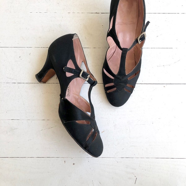 Hudson's Detroit t-strap heels | 1920s shoes | vintage 20s shoes