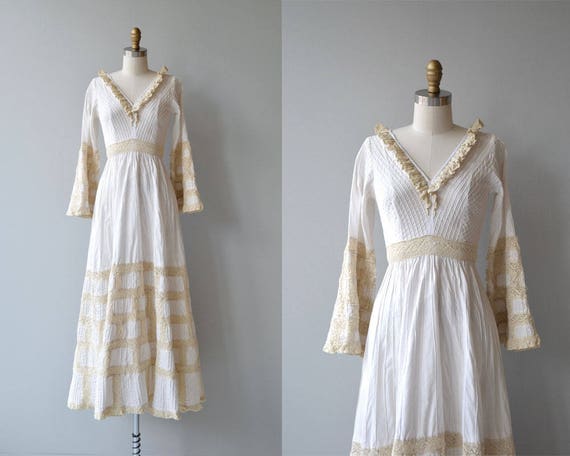 Dulce wedding gown | vintage 1970s Mexican wedding