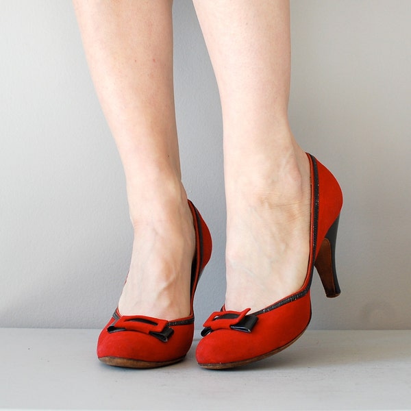 1950s shoes / 50s red shoes / Red Alert heels