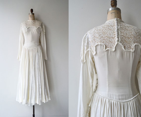 Ophelia velvet wedding gown | 1940s velvet wedding