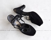 Black Widow platforms | vintage 1940s shoes | black 40s platform heels 6.5