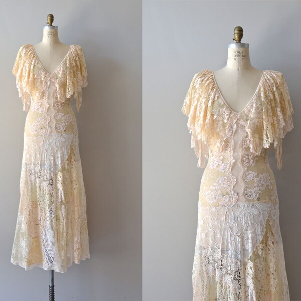 Heirloom Lace dress / vintage lace wedding dress / lace 1970s wedding dress
