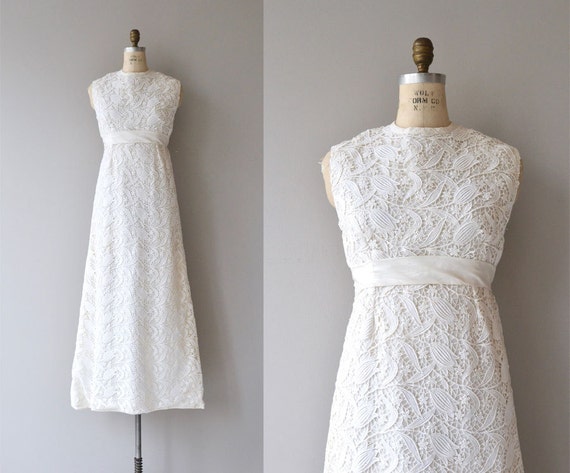 Lale Devri wedding gown | 60s lace wedding dress •