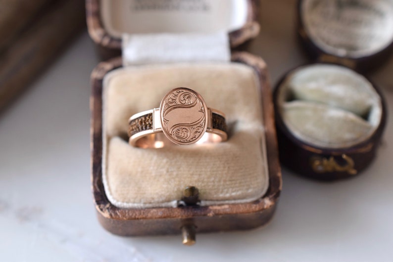 Victorian Hairwork Mourning Ring 1800s 14K Gold Hair ring image 8