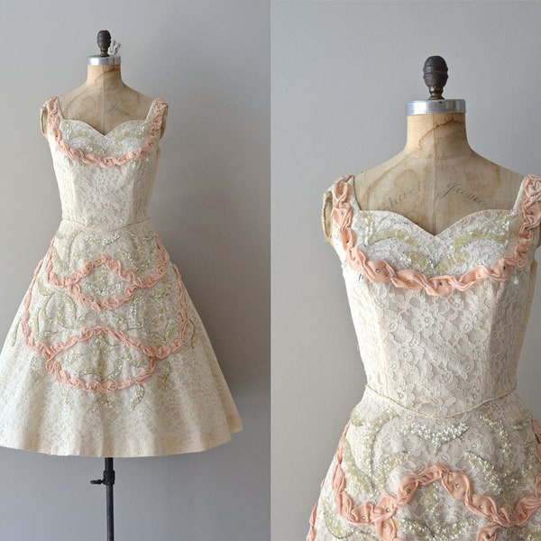 Vaux-le-Vicomtesse dress / vintage 1950s dress / lace 50s wedding dress