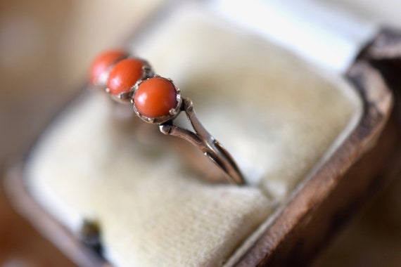 Antique Georgian half hoop ring | 1805 coral ring… - image 3