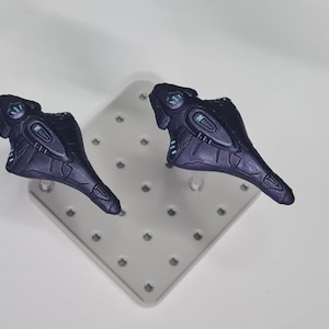 Halo 艦隊戦闘対応コヴナント装甲フリゲート艦 x2