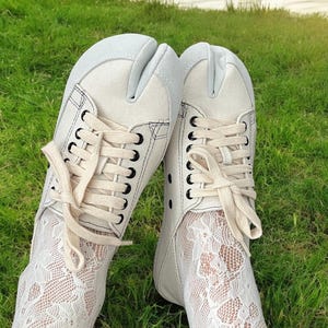 Tabi sneakers with a slit in the toes canvas Sneakers Shoes Unisex Size UE38