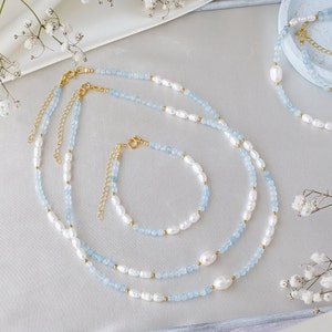 Wunderschöner, handgefertigter Choker, Halskette aus natürlichen Edelsteinen, Aquamarin und Perlen. Frau Damen Schmuck, Schmuckset, natürliche Edelsteine