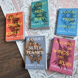 S.J.Mass A Court of Thornes and Roses pritable book miniature 1 - 5
