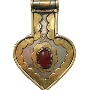 Vintage Silver and Brass Pendant with Carnelian in Scallop Design