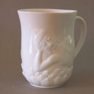White Porcelain Reclining Buddha Mug with Lotus Lid image 7