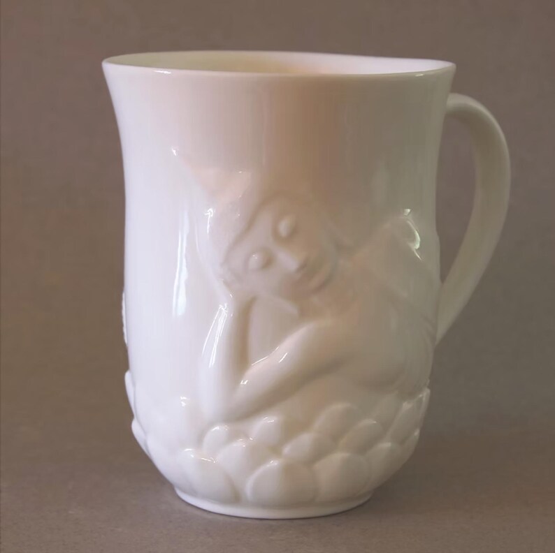 White Porcelain Reclining Buddha Mug with Lotus Lid image 7