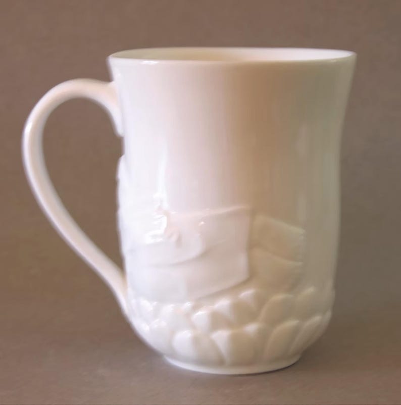 White Porcelain Reclining Buddha Mug with Lotus Lid image 8