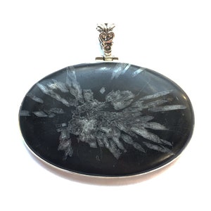 Chrysanthemum Stone Pendant in Semi Oval Shape