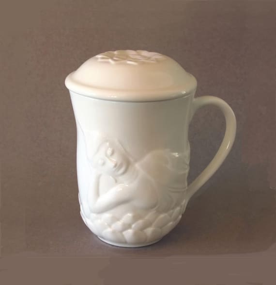 White Porcelain Reclining Buddha Mug with Lotus Lid
