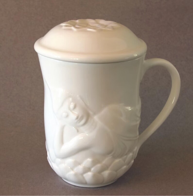 White Porcelain Reclining Buddha Mug with Lotus Lid image 2