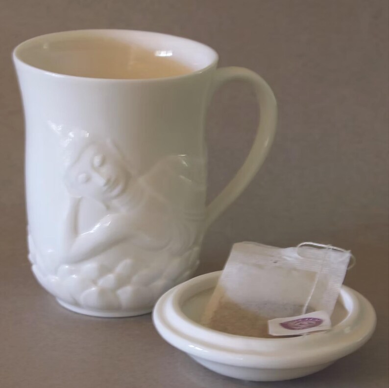 White Porcelain Reclining Buddha Mug with Lotus Lid image 4