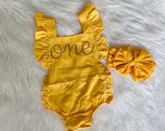 First Birthday Outfit, 1st birthday girl outfit, Cake Smash Outfit, 1st Birthday Outfit, Yellow and Gold Birthday, First Birthday Photo Prop