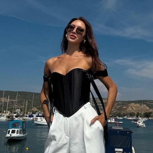 Maßgeschneidertes Überbrust Satin Korsett: Bridgerton Style Bustier Top