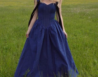 Elegant Denim Corset Dress with Heart-Shaped Neckline in blue denim