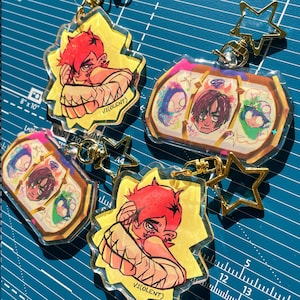 ARCANE sleutelhangers 2,5" met holo voorkant epoxy Vi, Sevika, Isha, Jinx glittermagneet