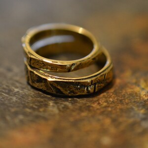 14K Gold Wedding Ring set Leaf Texture Natural Woodland Style image 3