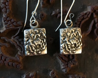 Square Chrysanthemum Kiku Earrings