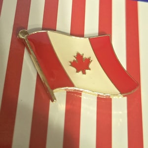 2 pcs Canada flag lapel Pin