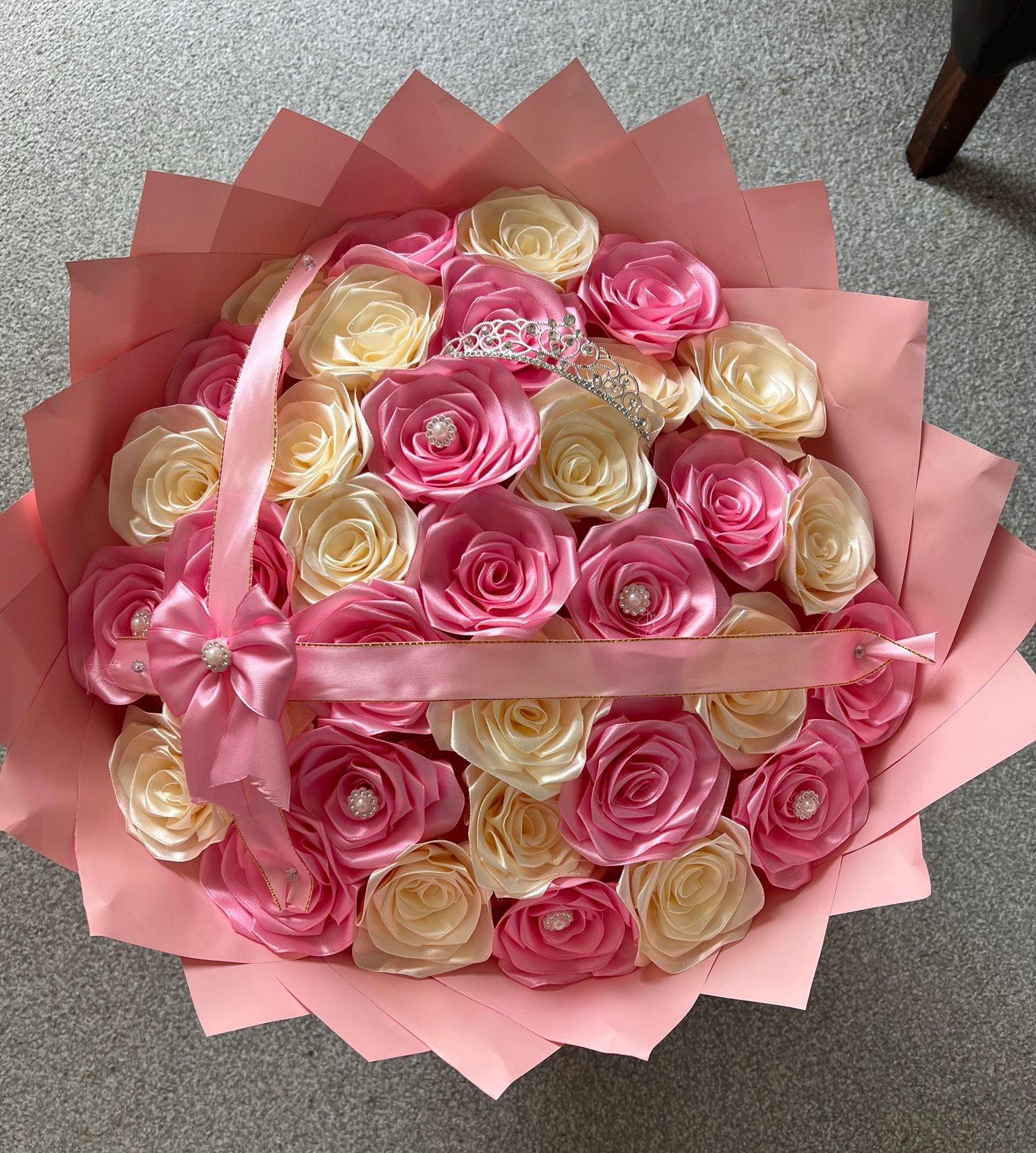 Eternal Rose Bouquet | Pink and Beige | Tiara for Display Eternal Rose Bouquet | Pink and Beige | Tiara for Display